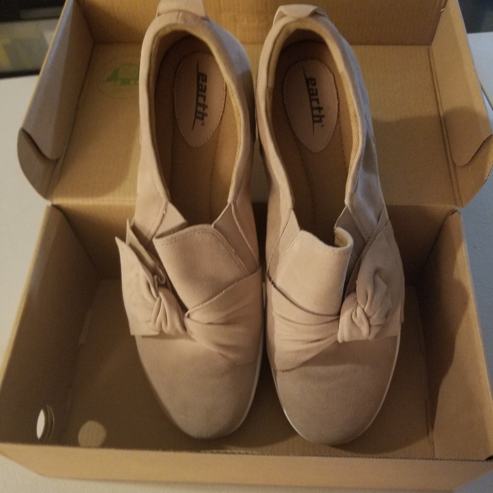Earth slip on Shoes